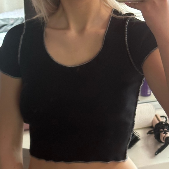BRANDY MELVILLE MCKENNA TOP - Picture 2 of 3